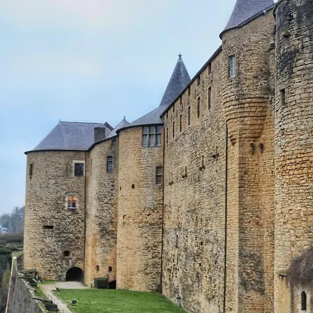 Le De La Garenne * Sedan