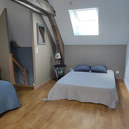 Le De La Garenne Apartment