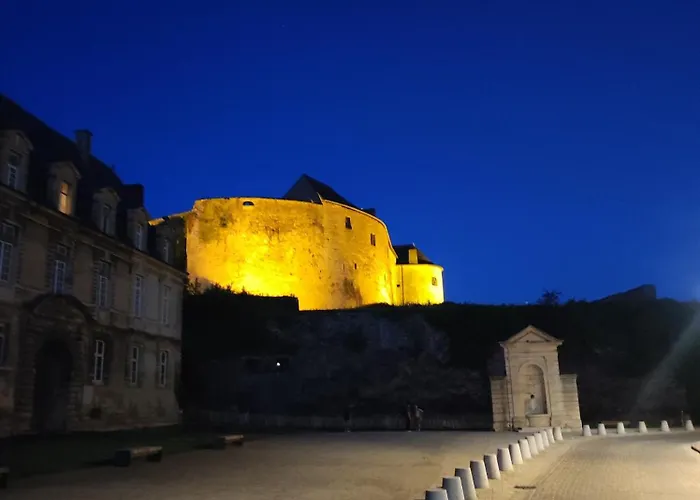 Le De La Garenne Sedan